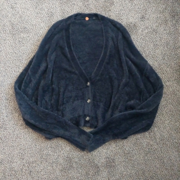 Free People One SO SOFT Found My Friend fuzzy Cardigan Oversized Black XL-1X - Picture 3 of 10